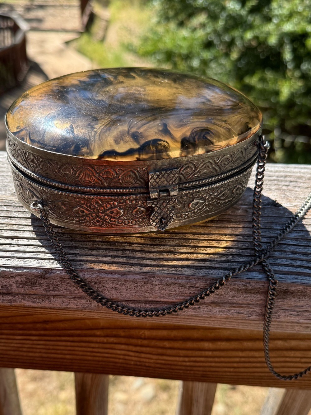ASOS OVAL SHAPED METAL CROSSBODY PURSE - Picture 9 of 15